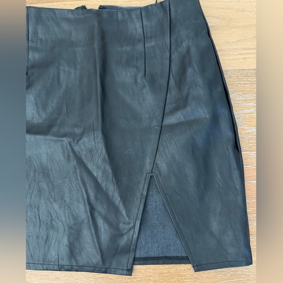 Superdown Mini Faux Leather Skirt - Picture 4 of 4